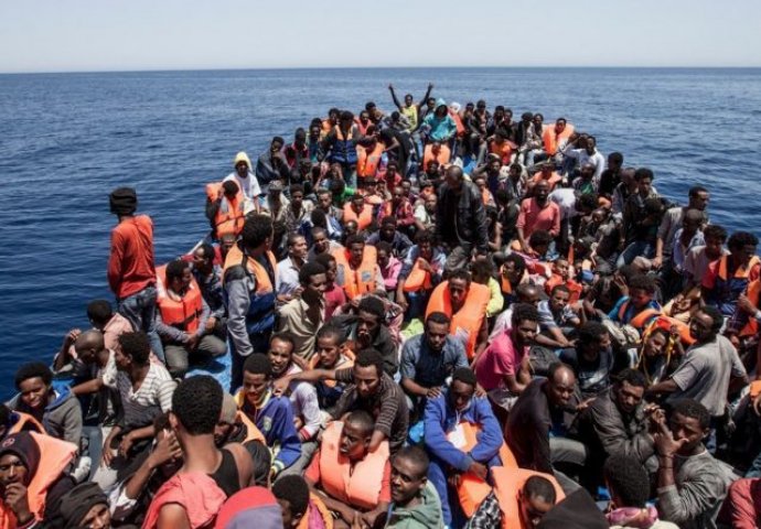 Okončana previranja: Stotine migranata iskrcale se na talijansku obalu