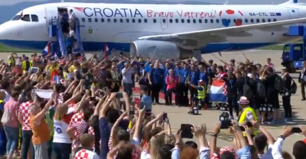 "VATRENI" SLETJELI U ZAGREB: Očekuje ih 80.000 navijača
