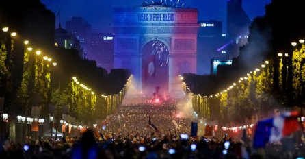 SVI PRIČAJU O PROSLAVI HRVATA, ALI ČEKAJTE SAMO DOK VIDITE DOČEK U FRANCUSKOJ: Ovakve prizore još nikada niste vidjeli!