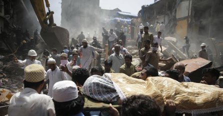 Srušila se zgrada u Indiji, ima poginulih i zatrpanih