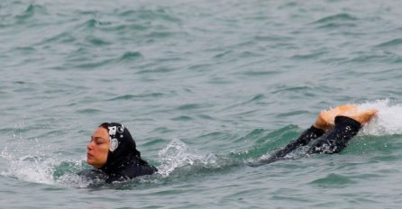 ANKETA: Smetaju li vama burkiniji na plaži?