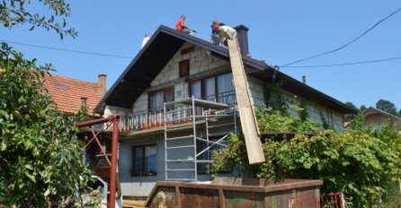 Borci Tuzle obezbijedili novi krov za porodičnu kuću svog saborca