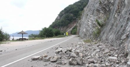 STANJE NA PUTEVIMA: Mokar ili vlažan kolovoz i mogući sitniji odroni, savjetuje se opreznija vožnja