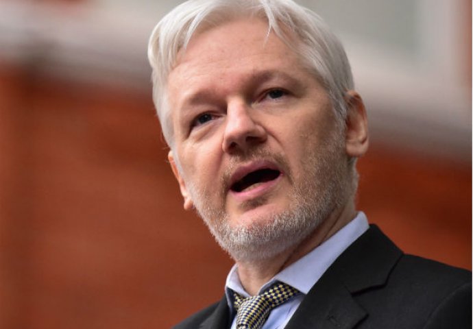 Greenwald: Ekvador je sve bliži povlačenju azila Julianu Assangeu?