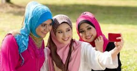 Ništa ne može proći bez slikanja: Kako selfie utiče na zdravlje - Odgovor vam se neće svidjeti nimalo