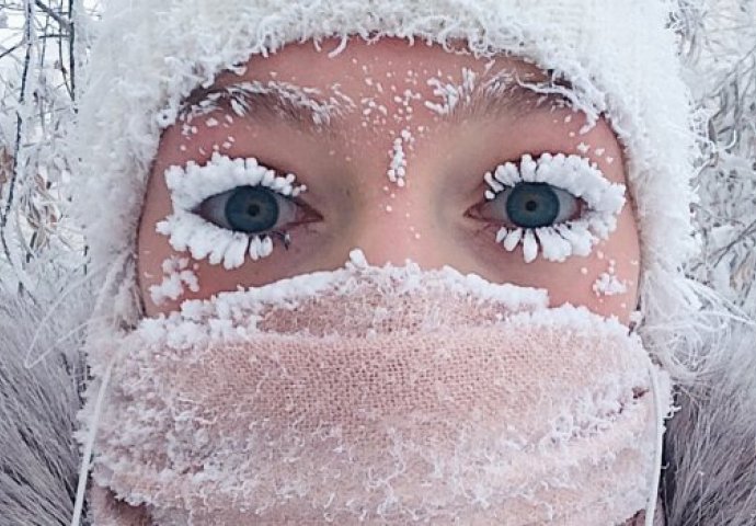 Ova djevojka je postala poznata po selfiju na minus 60 stepeni: Sada ima novu fotku, još bizarniju, svi jedva čekaju da je vide i na vrućini (FOTO)