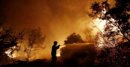 Šumski požar izbio 55 kilometara zapadno od Atene