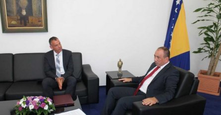 Crnadak i Sedat o spisku uručenom od strane Udruženja Majke Srebrenice