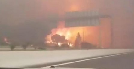 NEBO JE PRLJAVO NARANDŽASTE BOJE, PEPEO PADA PO CENTRU GRADA: Ljudi u panici bježe, a najgore tek dolazi 