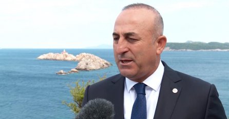 Cavusoglu: Spremni smo pomoći Grčkoj u gašenju požara