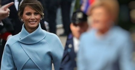 HIT NA INTERNETU, KOLINDA OD GLAVE DO PETE ISKOPIRALA MELANIU: Svi čekaju da vide reakciju Donalda Trumpa! (FOTO)