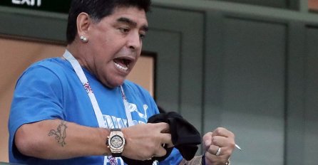 Maradona ŽESTOKO prema Messiju: "Ne vraćaj se više..."