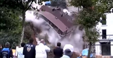 SRUŠILA SE STAMBENA ZGRADA, KLIZIŠTE NOSI SVE PRED SOBOM: Pogledajte zastrašujući snimak (VIDEO)