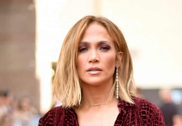  Frizer Jennifer Lopez otkrio 1 trik za gušću kosu