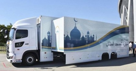 TOKIO: Uoči Olimpijskih igara 2020. godine predstavljena mobilna džamija