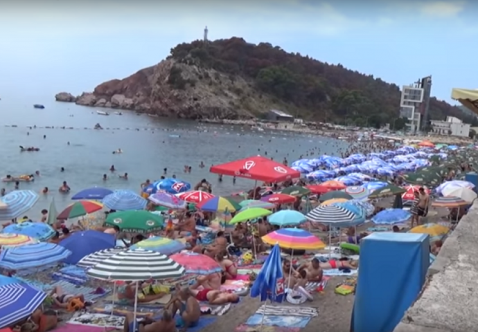 UŽASAN PRIZOR U CRNOJ GORI NA SAMO 700 METARA OD PLAŽE: Turisti masovno OTKAZUJU LJETOVANJE (FOTO)