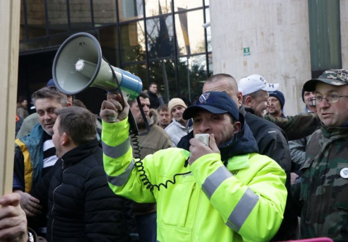 Zbog protesta boraca obustavljen saobaćaj