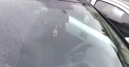 ZBOG OVE FOTOGRAFIJE IZ SARAJEVA MNOGI SU DOŠLI U ISKUŠENJE DA OBIJU AUTO: Nikad nisam ništa ukrala, ali OVO...  (FOTO) 