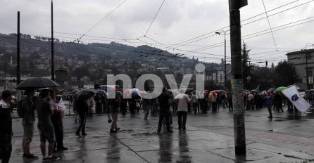 ČUJE SE HITNA, POLICIJA SVE OPKOLILA: Eskalirali protesti boraca, OVO JE TRENUTNO STANJE