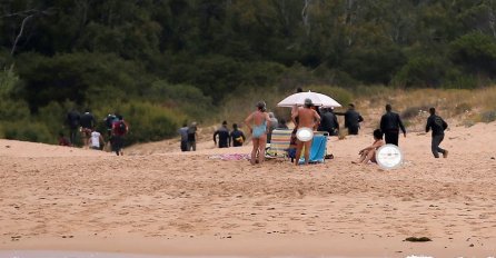 BEZBRIŽNO SU SE SUNČALI NA NUDISTIČKOJ PLAŽI: A ono što se u nastavku dogodilo, svi su posmatrali u ČUDU!