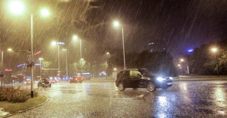 VANREDNO UPOZORENJE ZA SRBIJU: Večeras se očekuje jako nevrijeme s pljuskovima i grmljavinom