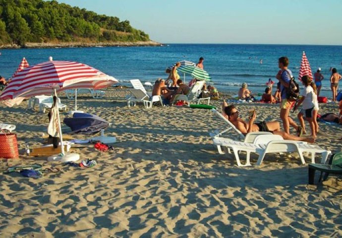 IZDATO UPOZORENJE, U JADRANSKO MORE STIGLE RIBE OPASNE PO ŽIVOT: Ni slučajno se ne kupajte na ovim plažama!