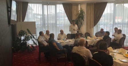 Premijer Novalić razgovarao s privrednicima u Živinicama