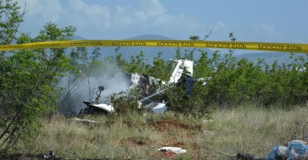 SAD: Srušio se avion, najmanje troje ljudi poginulo