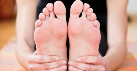 ODMAH SKINITE ČARAPE I POGLEDAJTE, DA LI VAM JE OVAJ PRST VEĆI OD PALCA?! Nije slučajno, evo šta vam to govori!