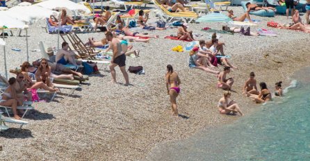 UZMITE SVOJE LEŽALJKE I GUBITE SE ODAVDE: Turisti u panici kupe svoje stvari, NAJAVLJEN VELIKI PROTEST!