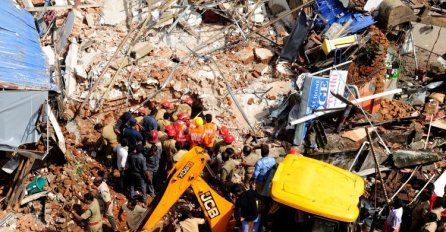 Trospratnica se srušila u indijskom gradu Palakkadu, 11 ljudi spašeno