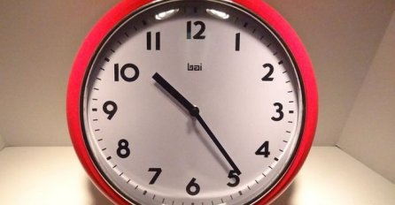 LJETNO ILI ZIMSKO RAČUNANJE? KORONA ODGODILA ODLUKU O UKIDANJU: Evo da li ćemo pomjeriti KAZALJKE OVE SEDMICE!