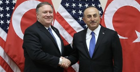 Singapur: 'Konstruktivan' susret Cavusoglua i Pompea 