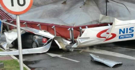 Nevrijeme zahvatilo region: Srušila se benzinska pumpa u Novom Sadu