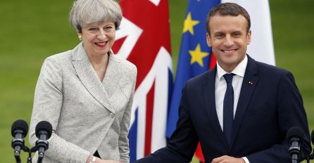 Neslužbeni susret: Macron i May u ljetnoj rezidenciji pričali o budućim vezama Pariza i Londona