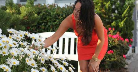 ŽENA JE SVOJE GRUDNJAKE NOSILA U BAŠTU: Kad je muž izašao, imao je šta i vidjeti, NIJE NI SANJAO DA ĆE OVO DA RADI!