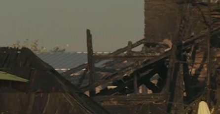 PLAMEN VISOK 30 METARA GUTA POZNATI RESTORAN U BEOGRADU: Crni dim je prekrio sve, PRIZORI SU STRAŠNI (FOTO)