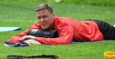 SVI SE PITAJU ZAŠTO JE OVO KRIO: Njemanja Matić se pred saigračima skinuo u GAĆE i šokirao Instagram! 