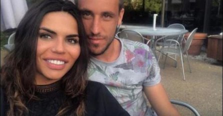 BIVŠA DJEVOJKA DAMIRA DŽUMHURA SE SKINULA I POKAZALA ŠTA JE IZGUBIO: Muškarci se preznojavaju kad vide donji dio slike (FOTO)