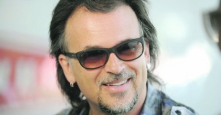 GIBONNI SE U BEOGRADU OBRATIO MOMKU U PUBLICI: Slušaj, Nemanja, da ti nešto kažem...