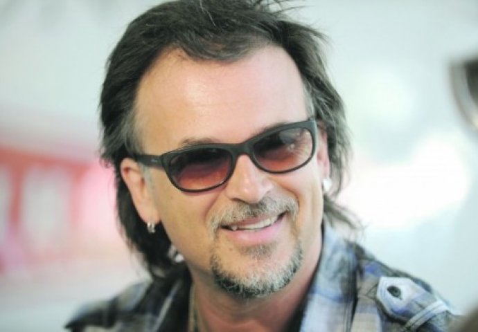 GIBONNI SE U BEOGRADU OBRATIO MOMKU U PUBLICI: Slušaj, Nemanja, da ti nešto kažem...