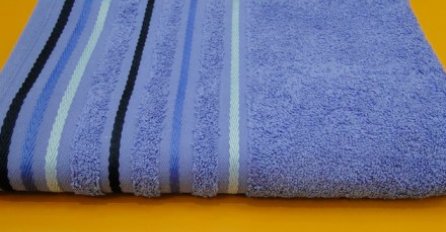 PEŠKIRI MOGU BITI MEKANI I BEZ OMEKŠIVAČA: Žena podijelila VRHUNSKI TRIK za pranje! Stavila ih u kadu i uradila OVO! BIĆE KAO NOVI