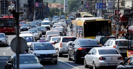 POTPUNI HAOS U NOVOM SADU: Nemaju struje, nestalo im vode - Velike gužve u saobraćaju