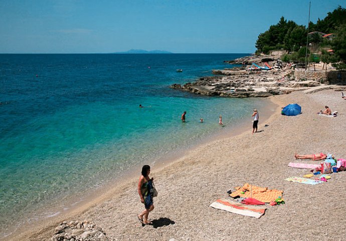 OBJAVIO SLIKU RAČUNA SA JADRANA, SADA SVI O TOME PRIČAJU: "Hoćete li i nakon ovoga ljetovati u Hrvatskoj?"