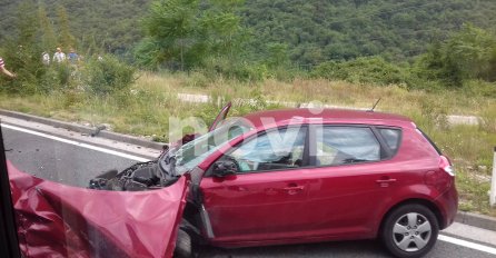 FOTOGRAFIJE SA LICA MJESTA: Težak lančani sudar kod Jablanice (FOTO)