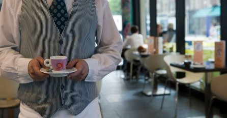 PRISJELA MU KAFA NA BEOGRADSKOM AERODROMU: Naručio kafu i vodu, pa se šlogirao kad mu je stigao račun!