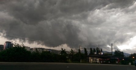 NAJAVILI NEVRIJEME: Za ove dijelove BiH upaljen narandžasti meteoalarm! NAJGORE SE OČEKUJE U TOKU NOĆI