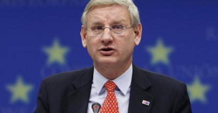 Bildt protiv podjele Kosova, Petrich za 'kozmetičke korekcije'