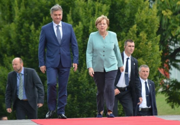 Zvizdić i Merkel razgovarali o ekonomskoj saradnji BiH i Njemačke