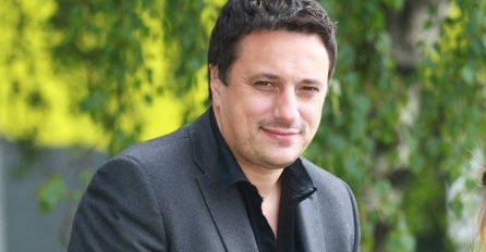 INCIDENT NA SNIMANJU, ANDRIJA MILOŠEVIĆ SE UMALO UDAVIO U BAZENU: Fanovi zabrinuti, evo šta se desilo